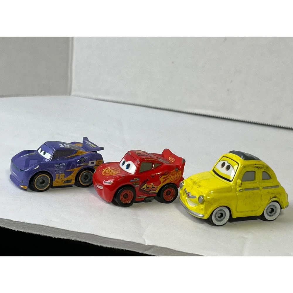 Disney Pixar Cars Mini Racers Lightning McQueen Luigi Bobby Swift Mattel Diecast